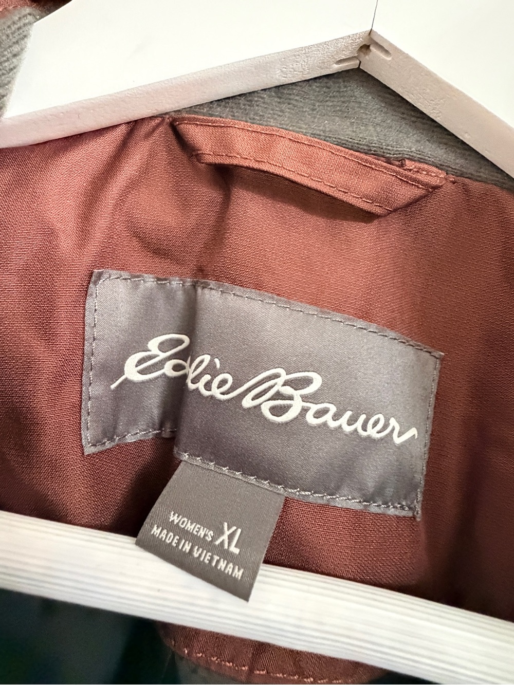 Eddie Bauer Women's Maroon Hooded Trench Coat- GIRL ON THE GO RAINCOAT TRENCH - Picture 5 of 11